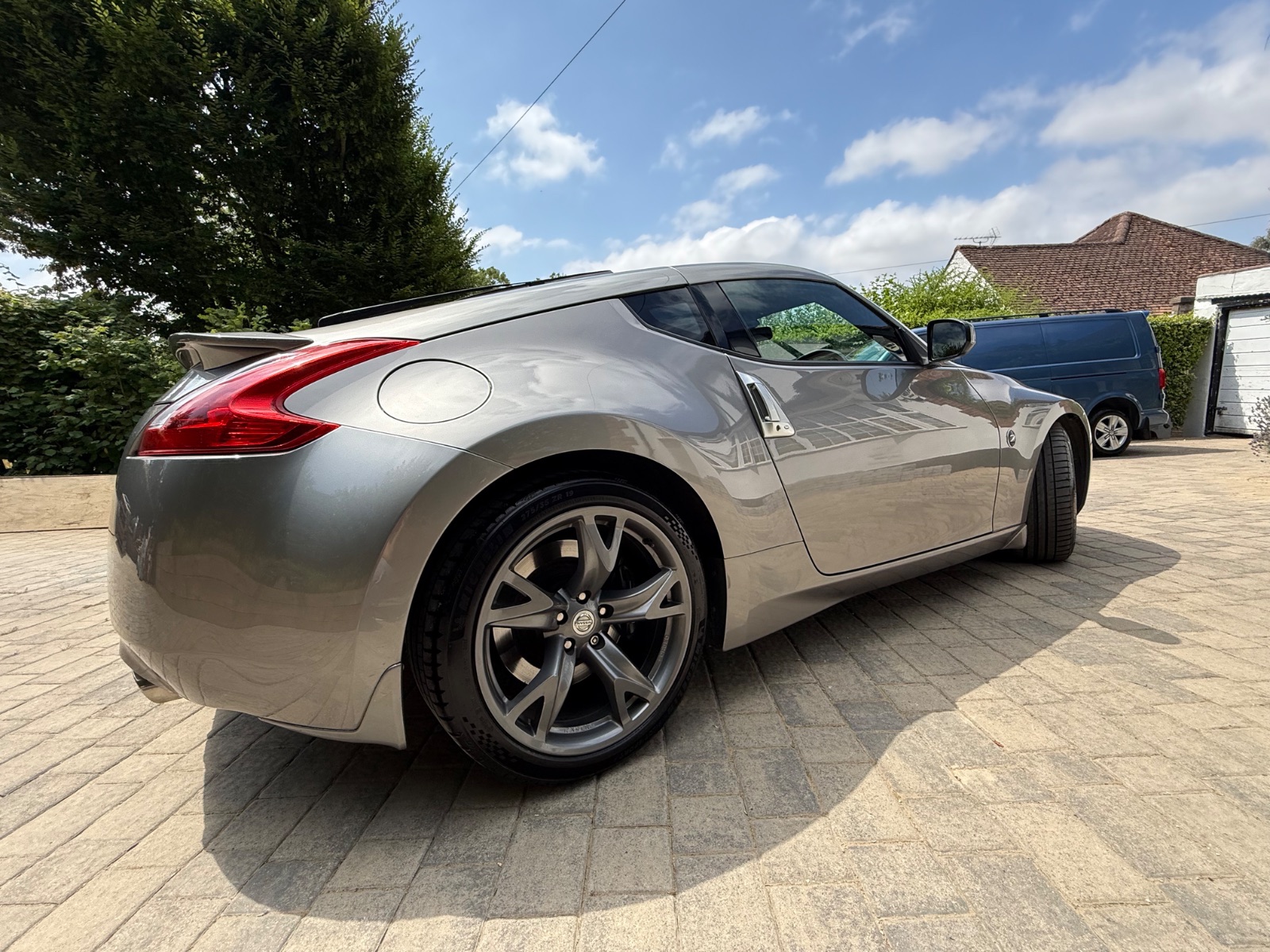 Car photo thumbnail